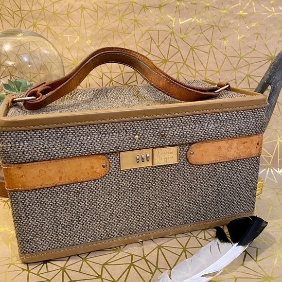 Hartmann Handbags - Vintage Hartmann Belting Leather and Tweed Train Case